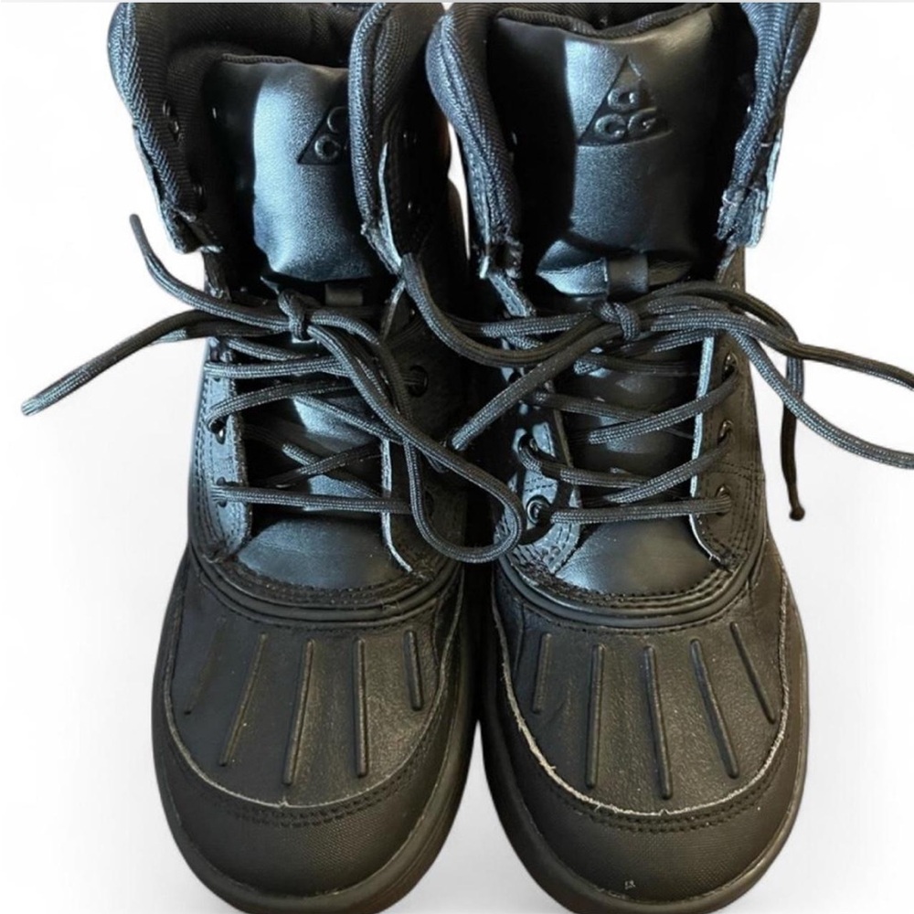 Boys Nike woodside LL High ACG boots size 12c